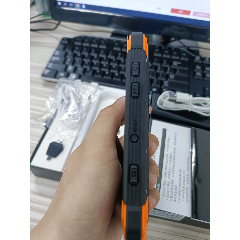 Image of NF1-A 4G LTE Walkie Talkie Smartphone 4.7Inches 13MP Cámara Quad Core 2GB RAM 16GB ROM 4400mAh Android 6.0 NFC IP68 Impermeable Resistente Teléfono Móvil #4