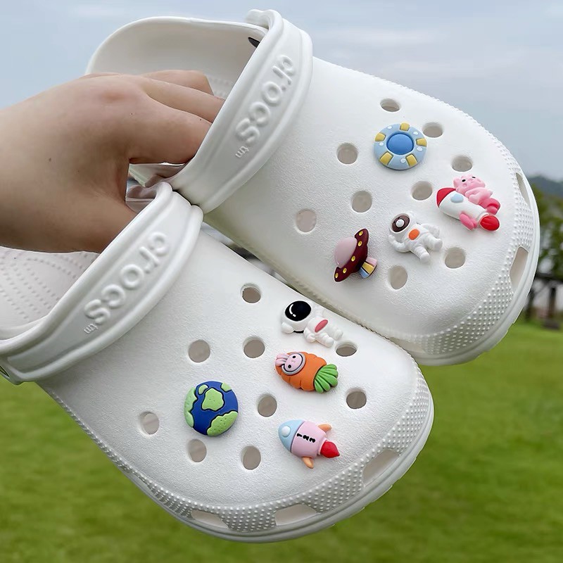 Crocs Charm-Space Theme Jibbitz Series (1 Pc) Moda Infantil Vamp Decoración Bolsa  De Dibujos Animados Accesorios | Shopee Colombia