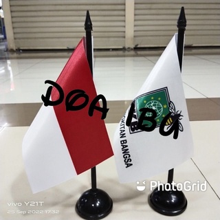Image of Poste de mesa + PKB + bandera de fiesta de INDONESIA