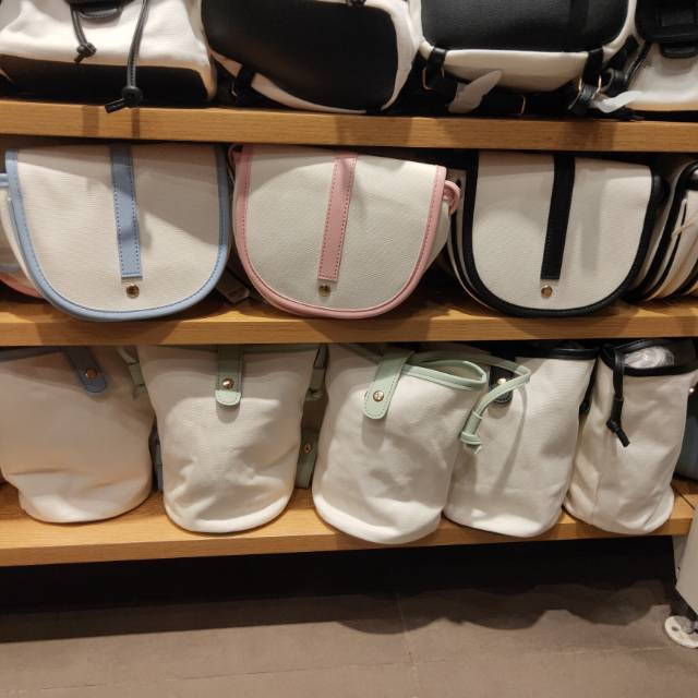 Miniso Sling bag Miniso Sling bag Miniso bolso de hombro Miniso
